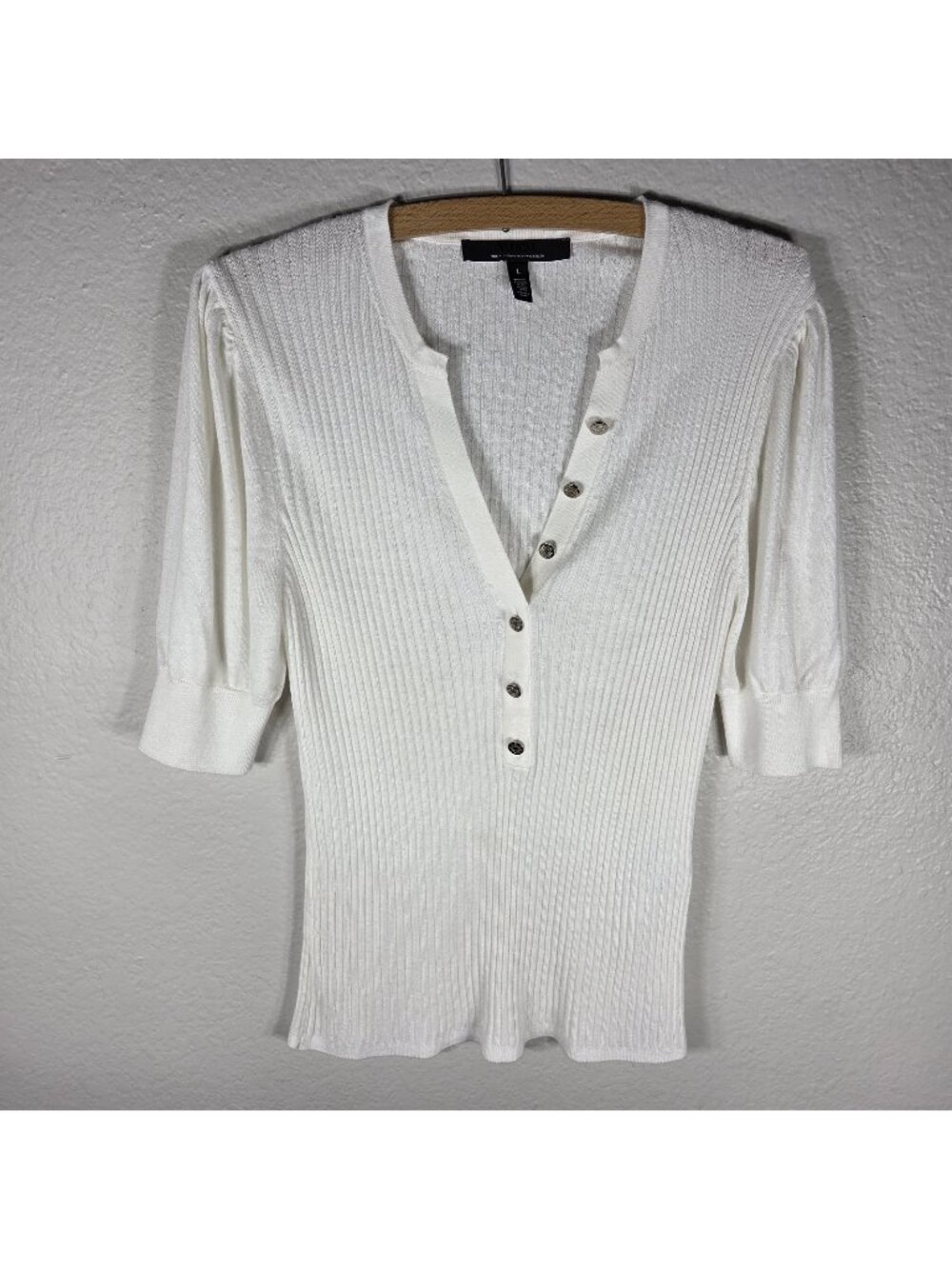White House Black Market White Ribbed Top Blouse V-Neck Size S Half Button